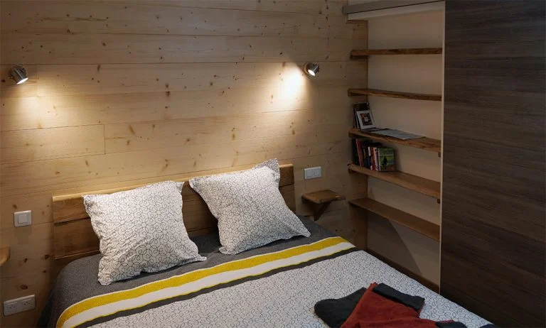 Chambre et lit 2 places du gîte